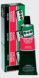 PLASTYCZNY  USZCZELNIACZ (czarna masa)
