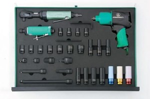 Kpl. narzędzi pneumatycznych 31szt. we wkładce EVA JONNESWAY